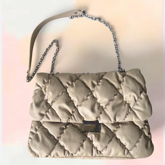 Cream Quilted Purse - Picture 2 of 4